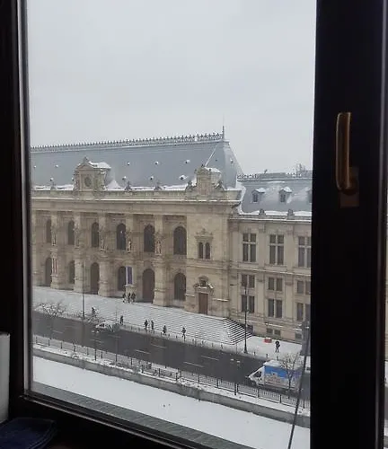 Hospitality Centrum- River Апартаменти Бухарест